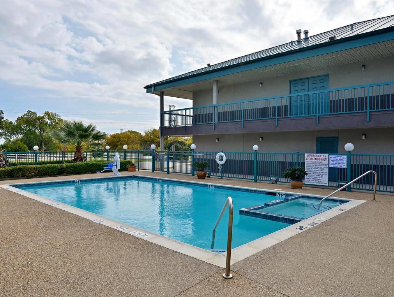 Americas Best Value Inn פורט וורת' מראה חיצוני תמונה